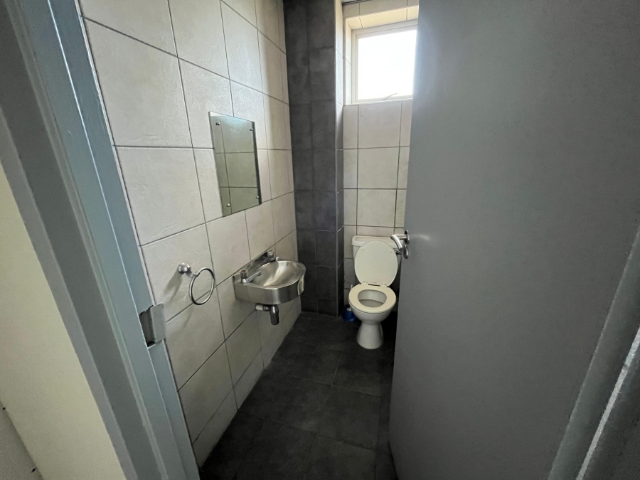 To Let commercial Property for Rent in Montague Gardens Western Cape